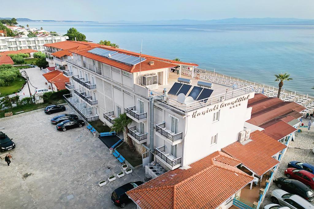 Hanioti Grandotel Hotel Buitenkant foto