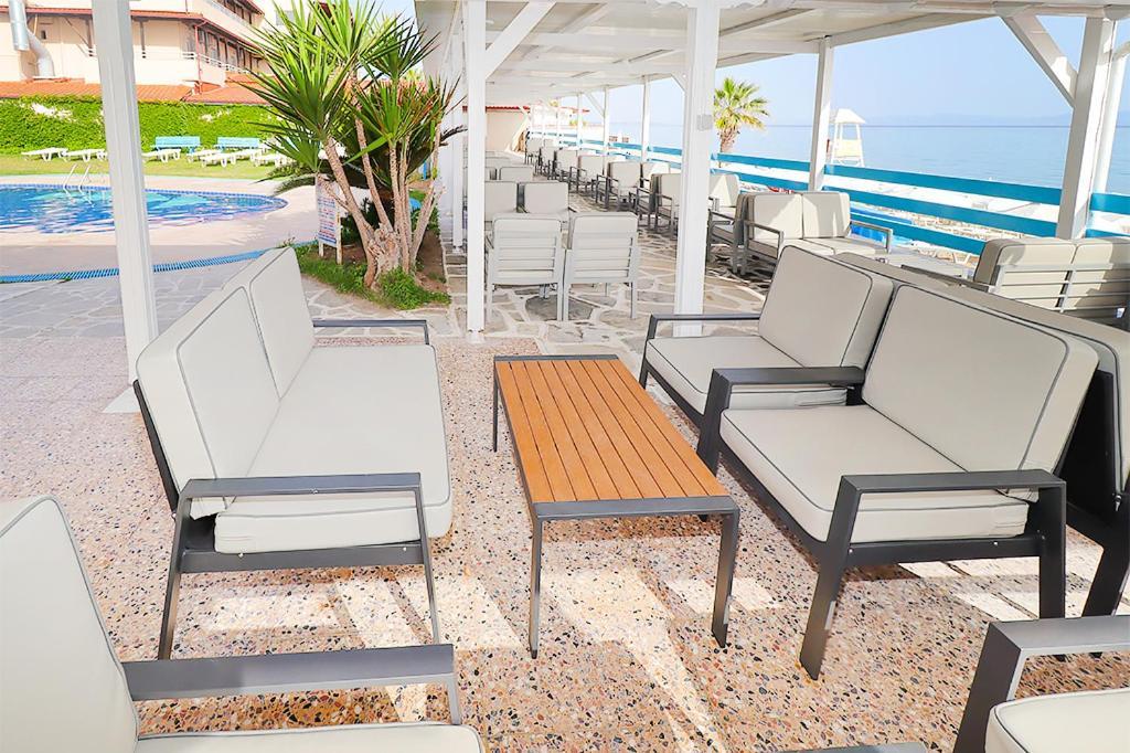 Hanioti Grandotel Hotel Buitenkant foto