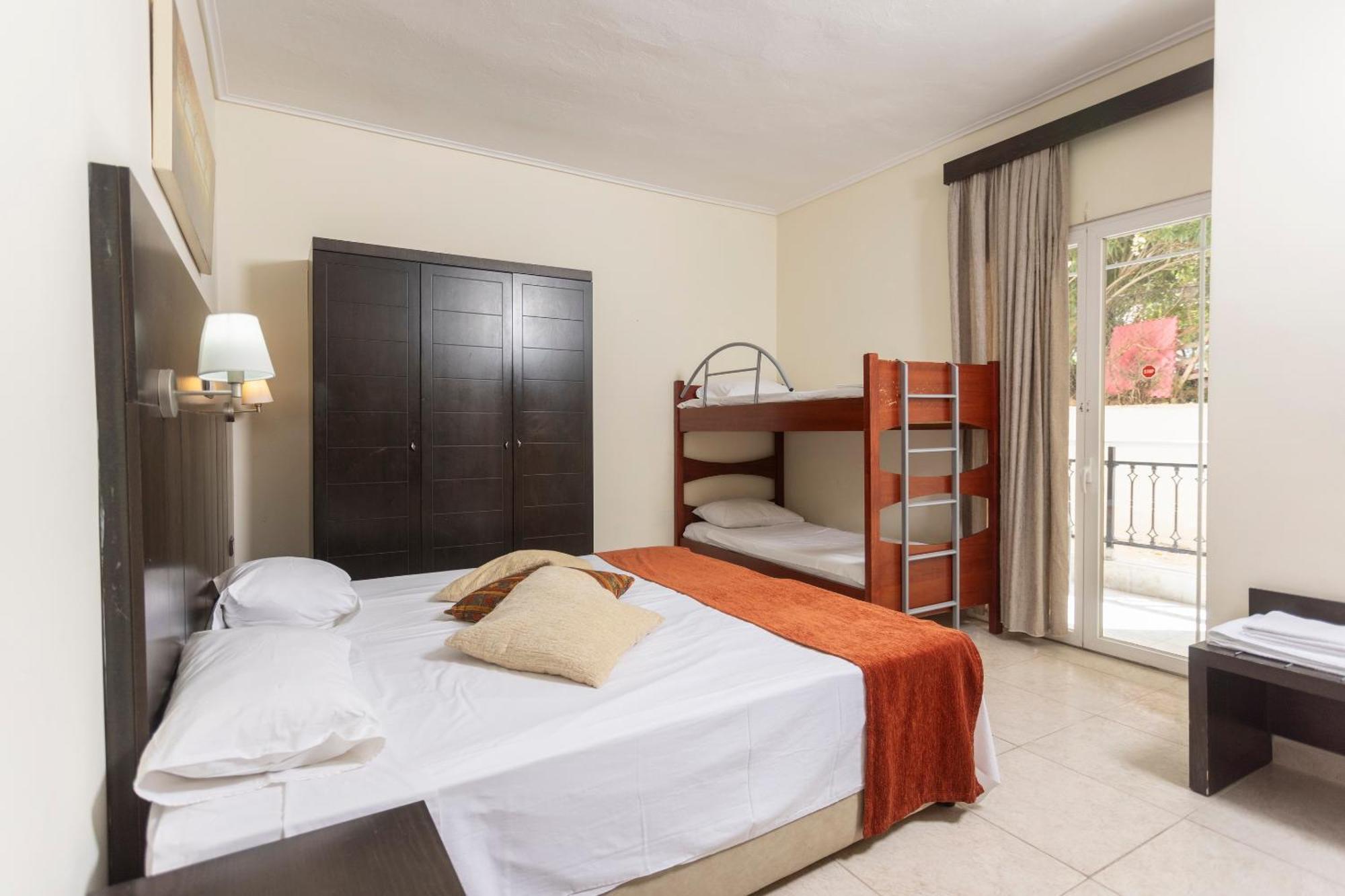 Hanioti Grandotel Hotel Buitenkant foto
