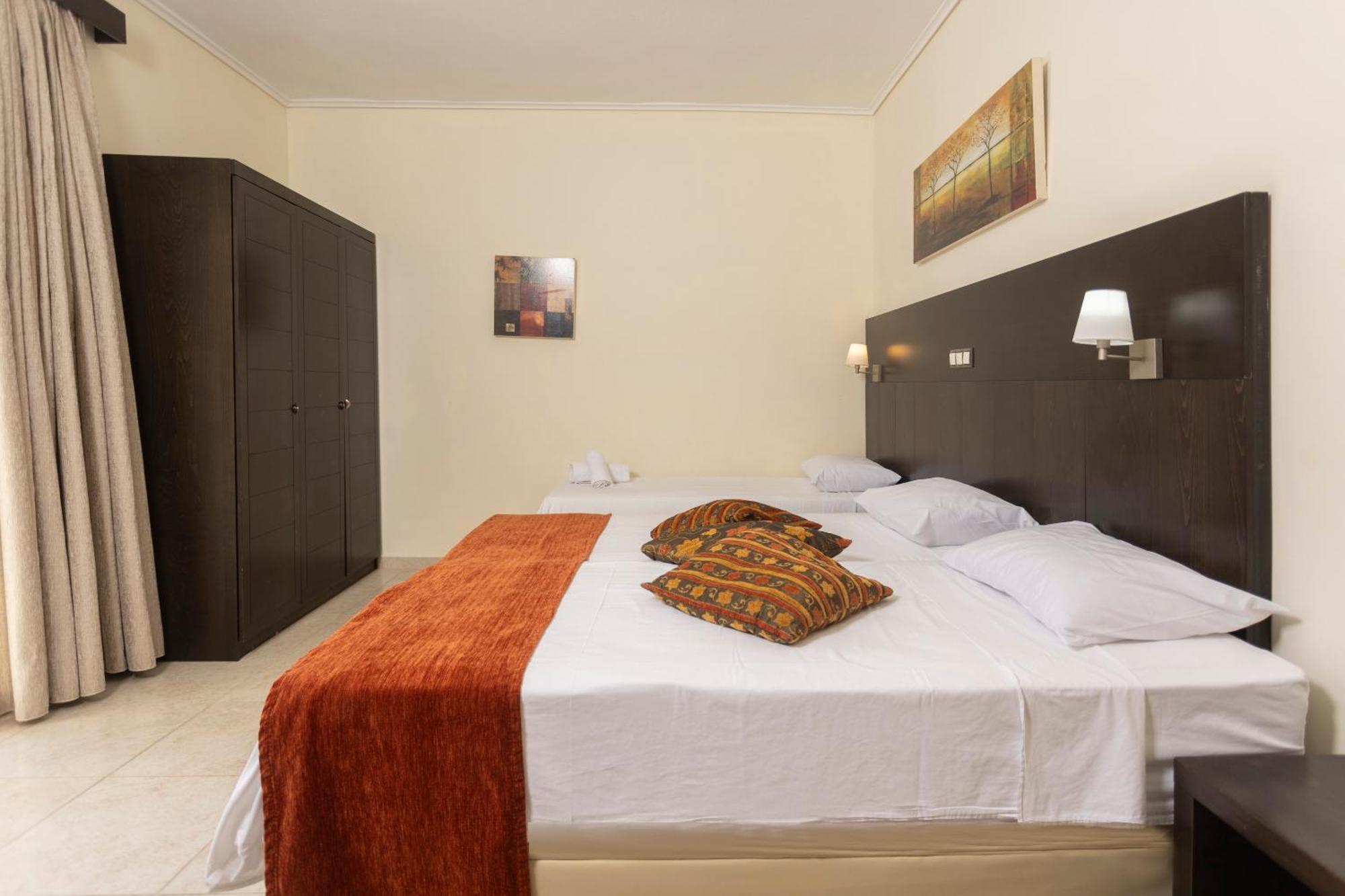 Hanioti Grandotel Hotel Buitenkant foto