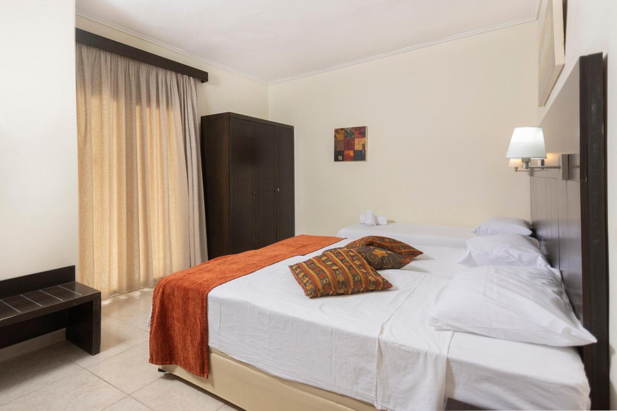 Hanioti Grandotel Hotel Buitenkant foto