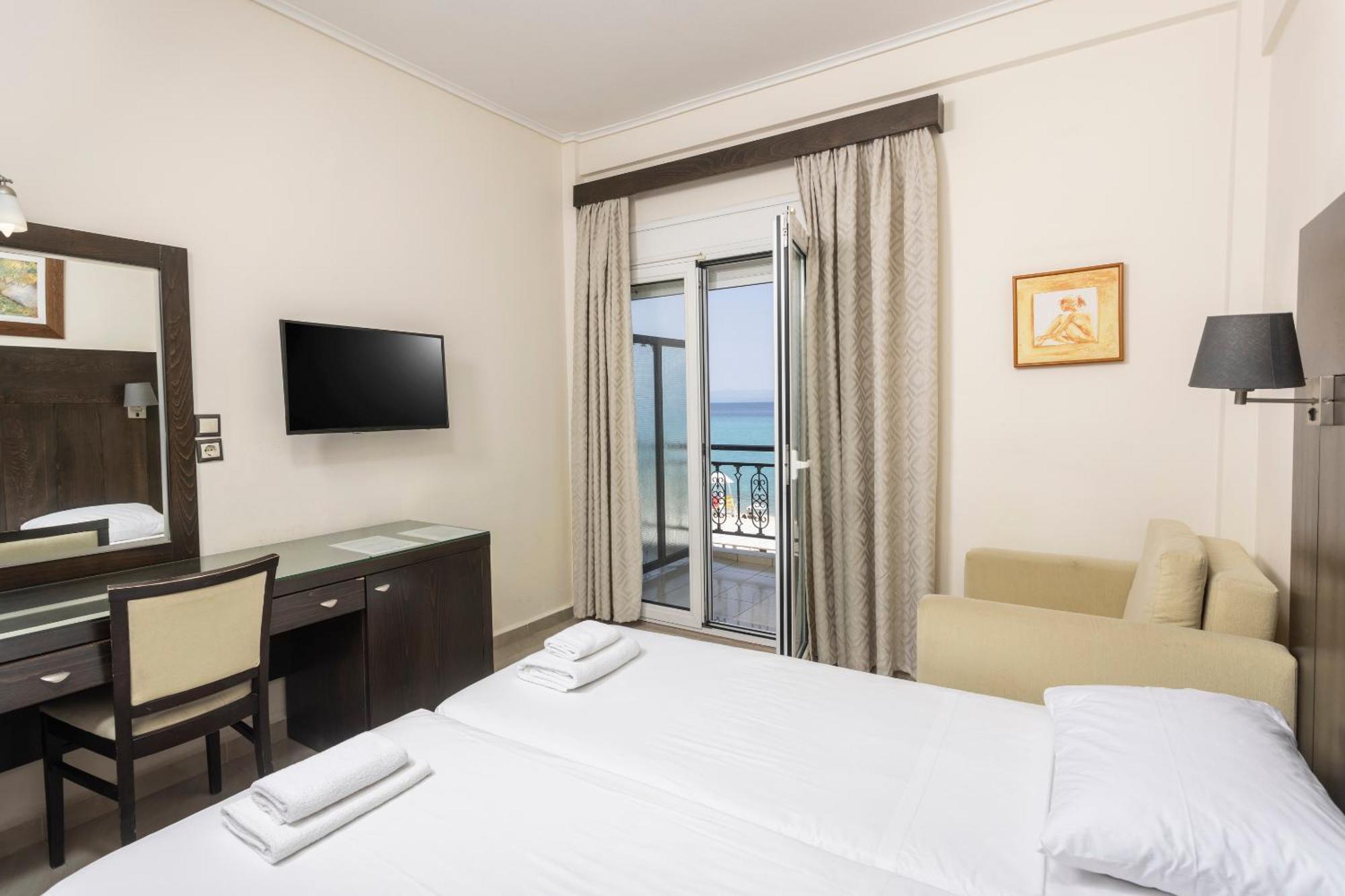 Hanioti Grandotel Hotel Buitenkant foto