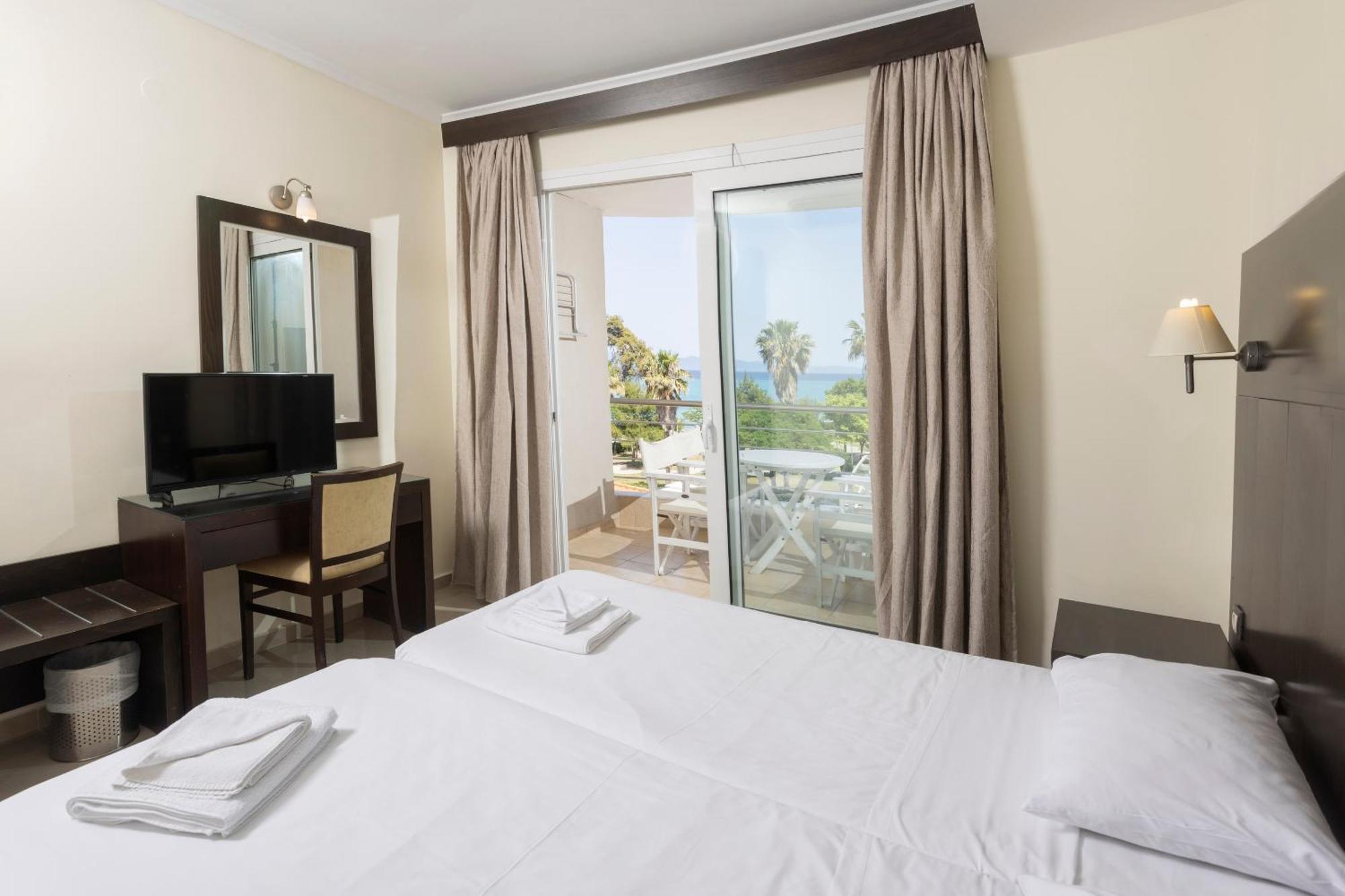Hanioti Grandotel Hotel Buitenkant foto